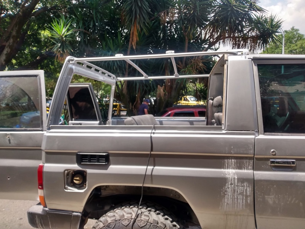 Soft Top Frame FJ70